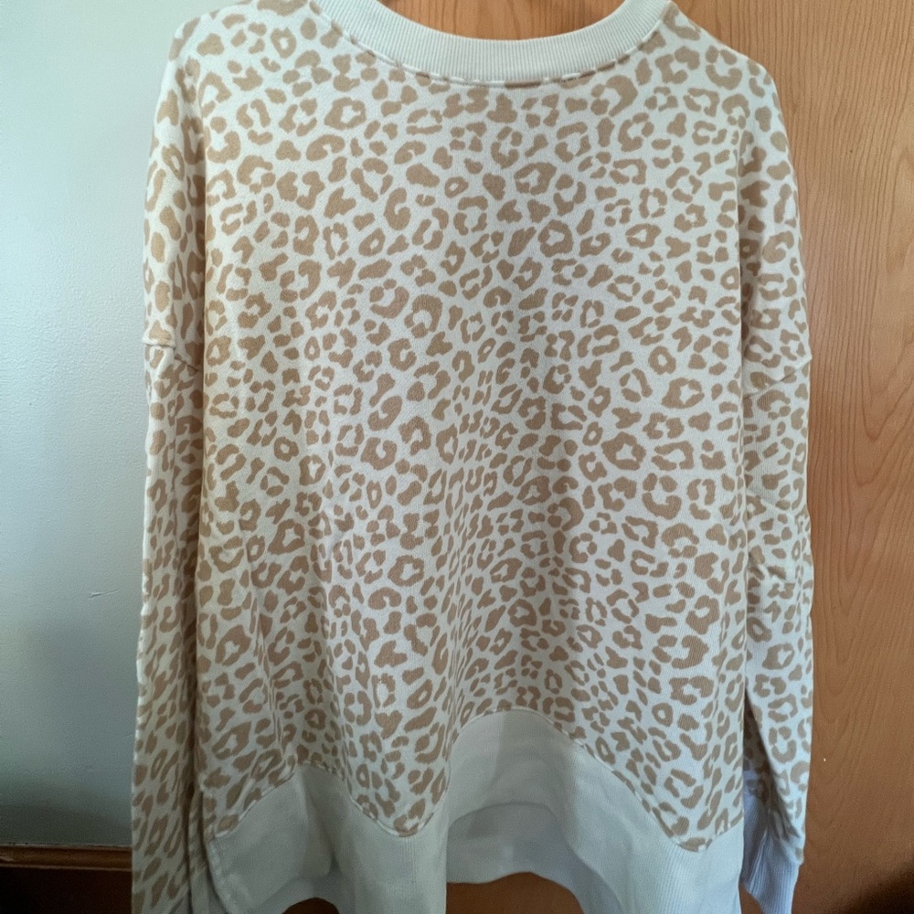 Cute oversized Cheetah crew